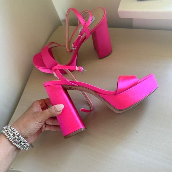 Steve Madden - Hot Pink Satin Platform Heel - Picture 10 of 10